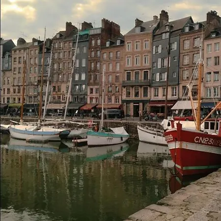 Designer With Seine Valley Views